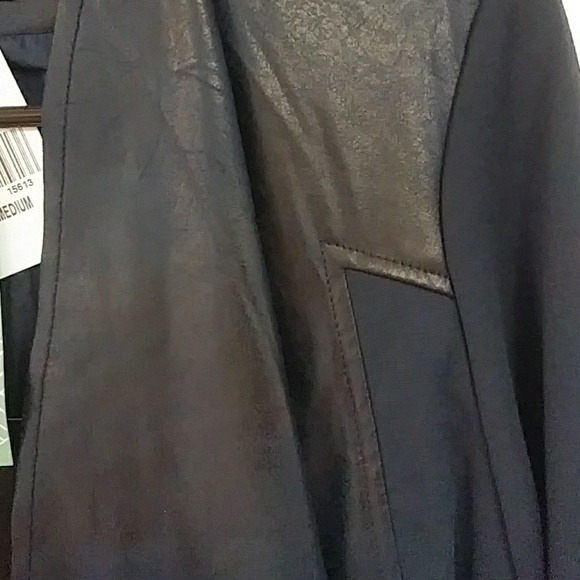 Blazer - Picture 3 of 4